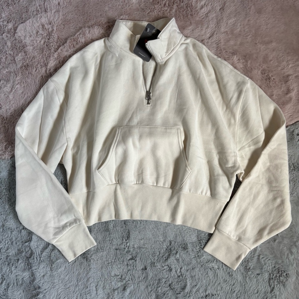 Levi’s standard fit beige sweatshirt